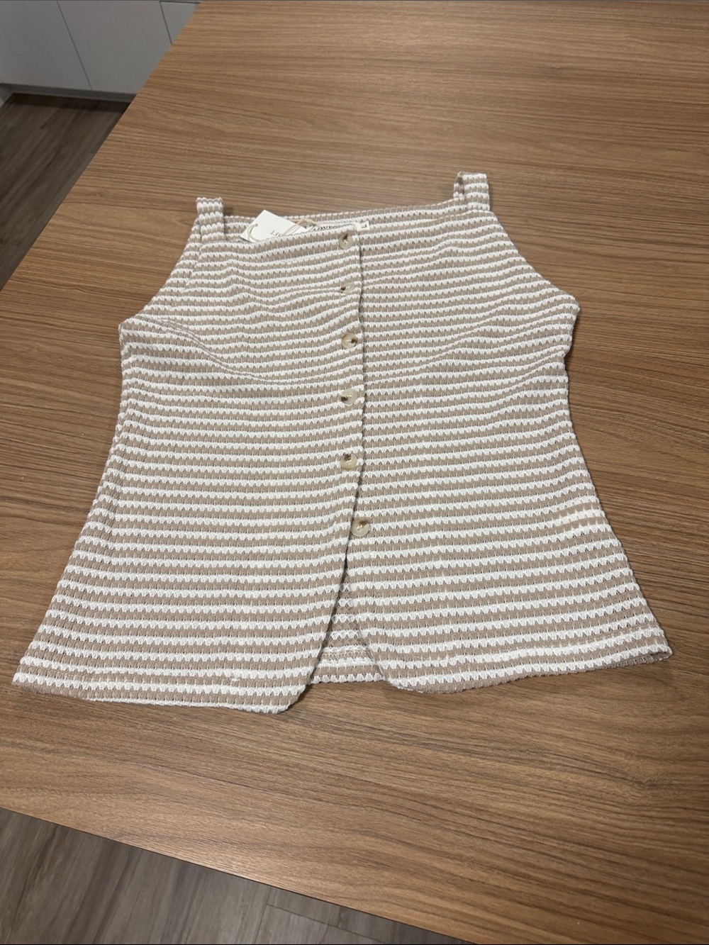 cute tan and white tank top